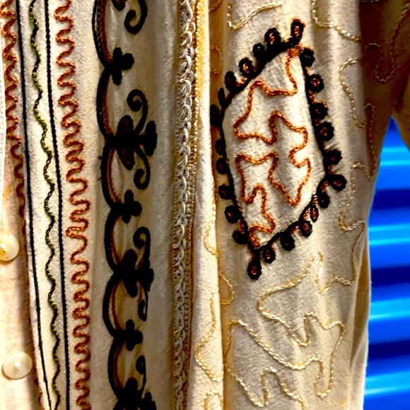 VINTAGE Inuit Patterns & Artwork, XLong, Adjustable Button up (cinch for dress) - Picture 6 of 9